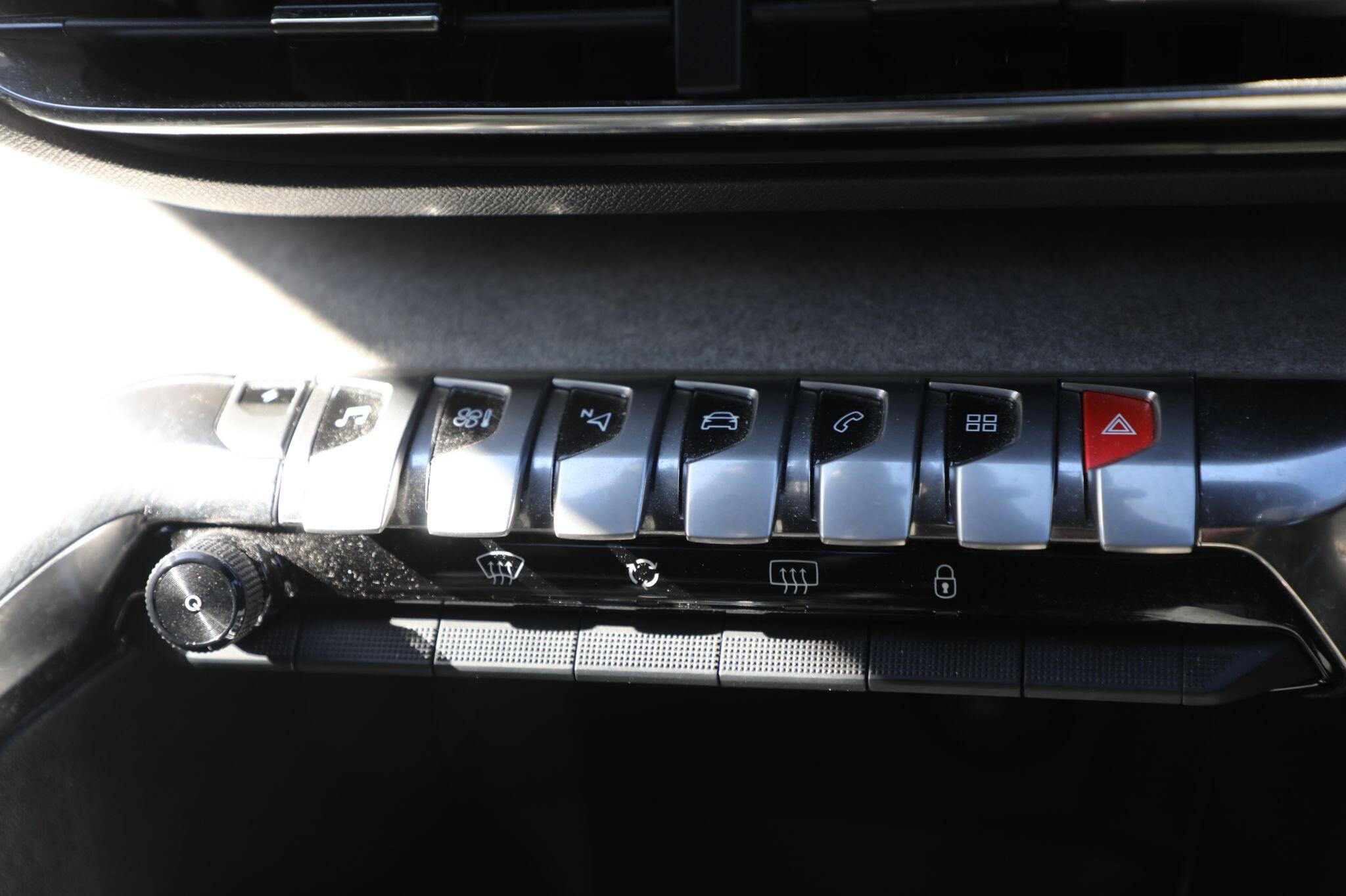 Large vehicle image